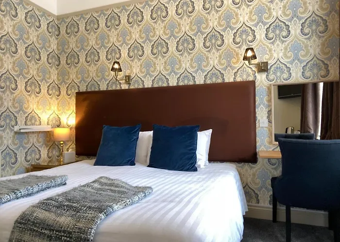 Virginia Court Hotel
