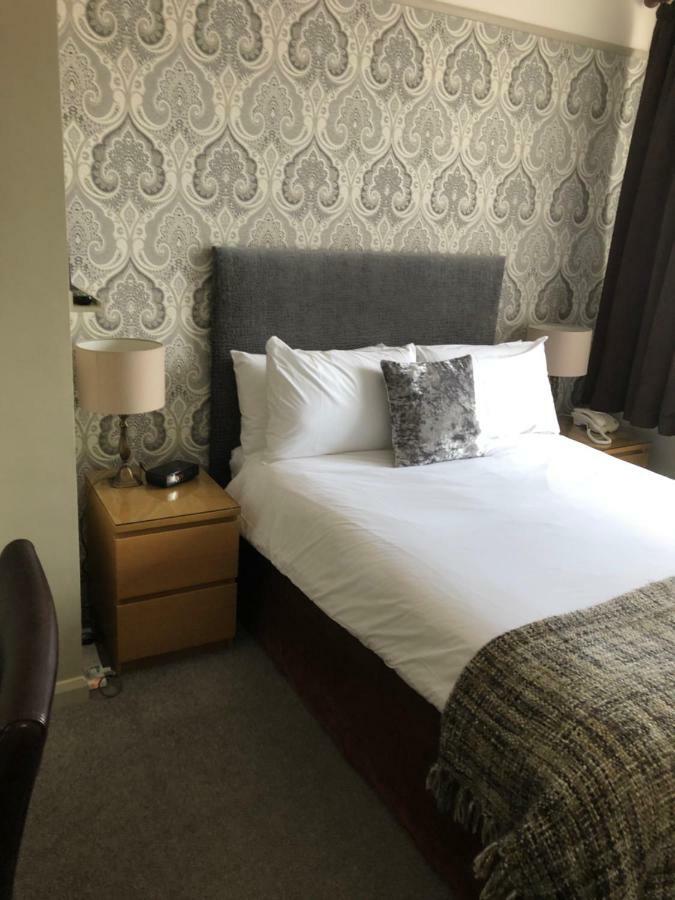 Virginia Court 3*